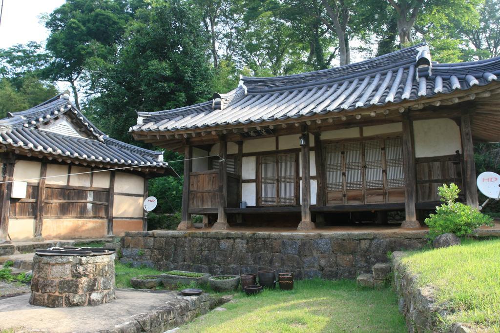 Jinrae Lee'S Traditional House Boseong Экстерьер фото