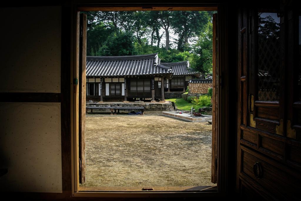 Jinrae Lee'S Traditional House Boseong Экстерьер фото