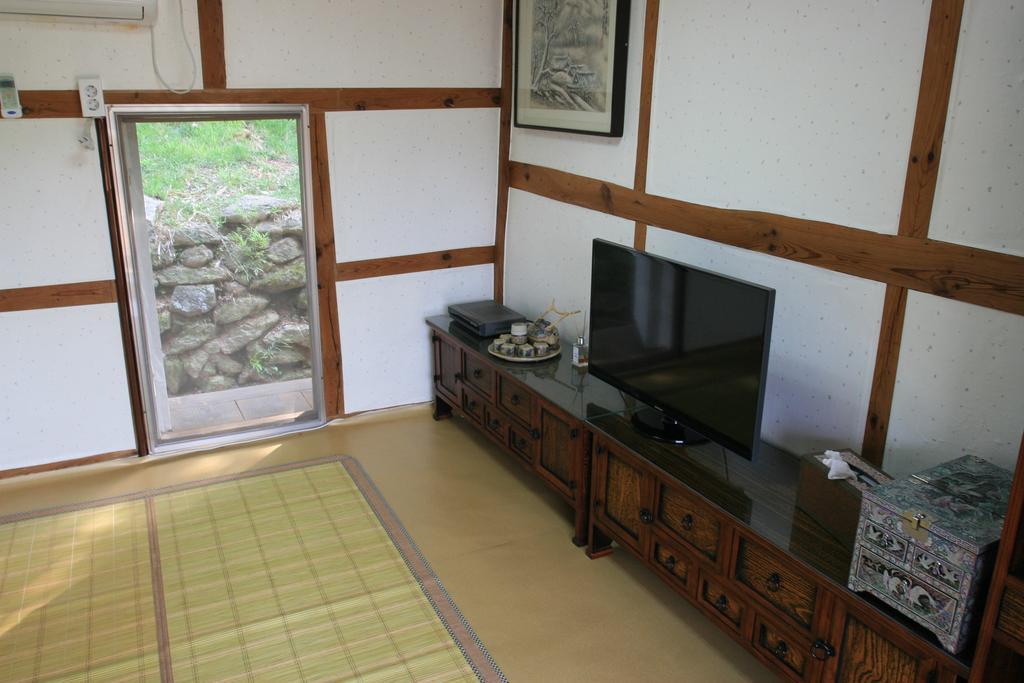 Jinrae Lee'S Traditional House Boseong Экстерьер фото