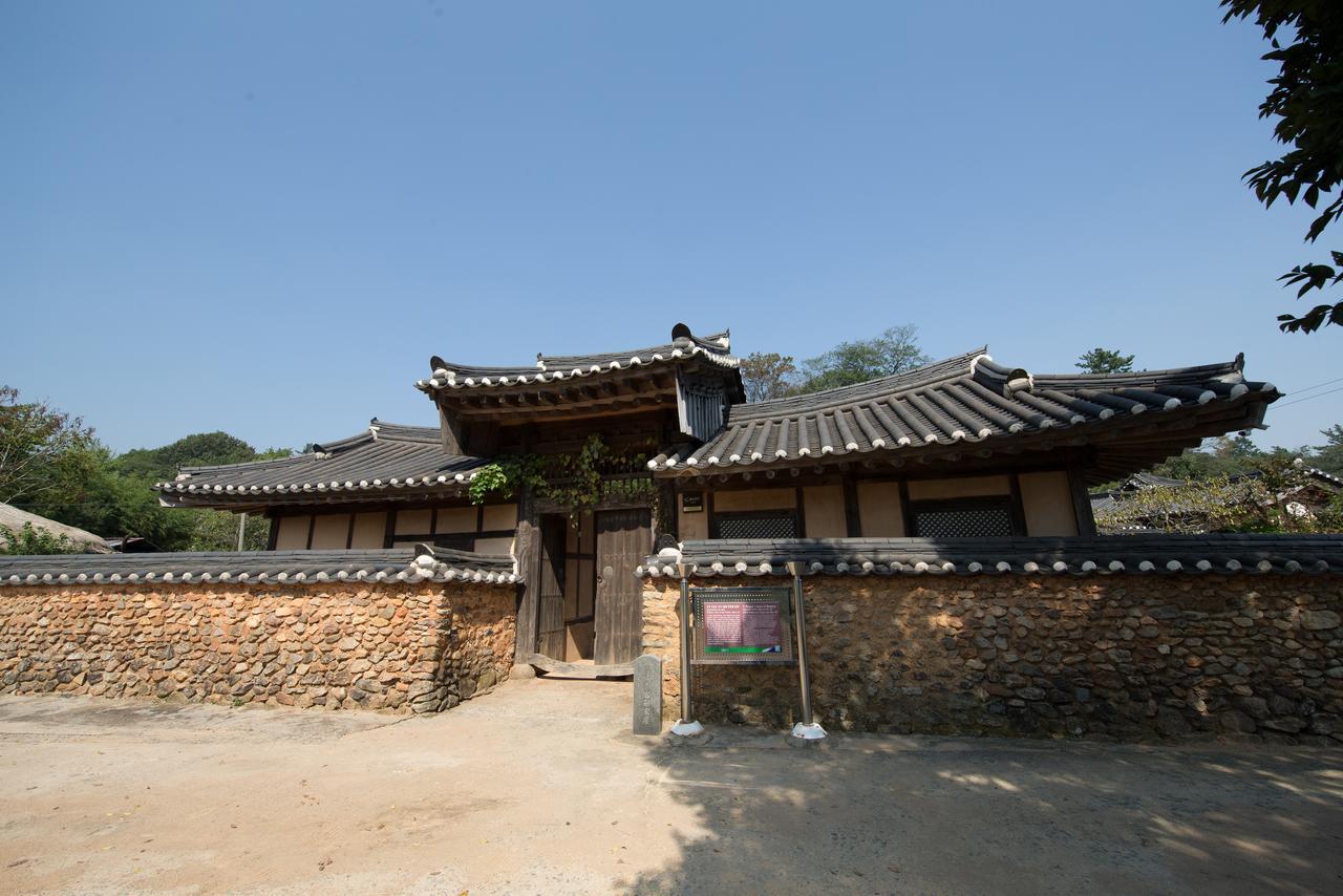 Jinrae Lee'S Traditional House Boseong Экстерьер фото