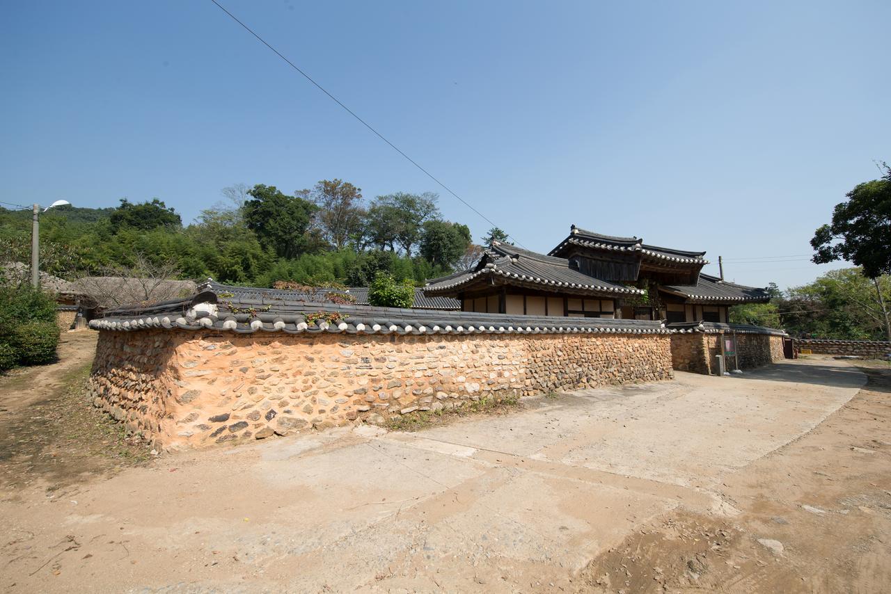Jinrae Lee'S Traditional House Boseong Экстерьер фото