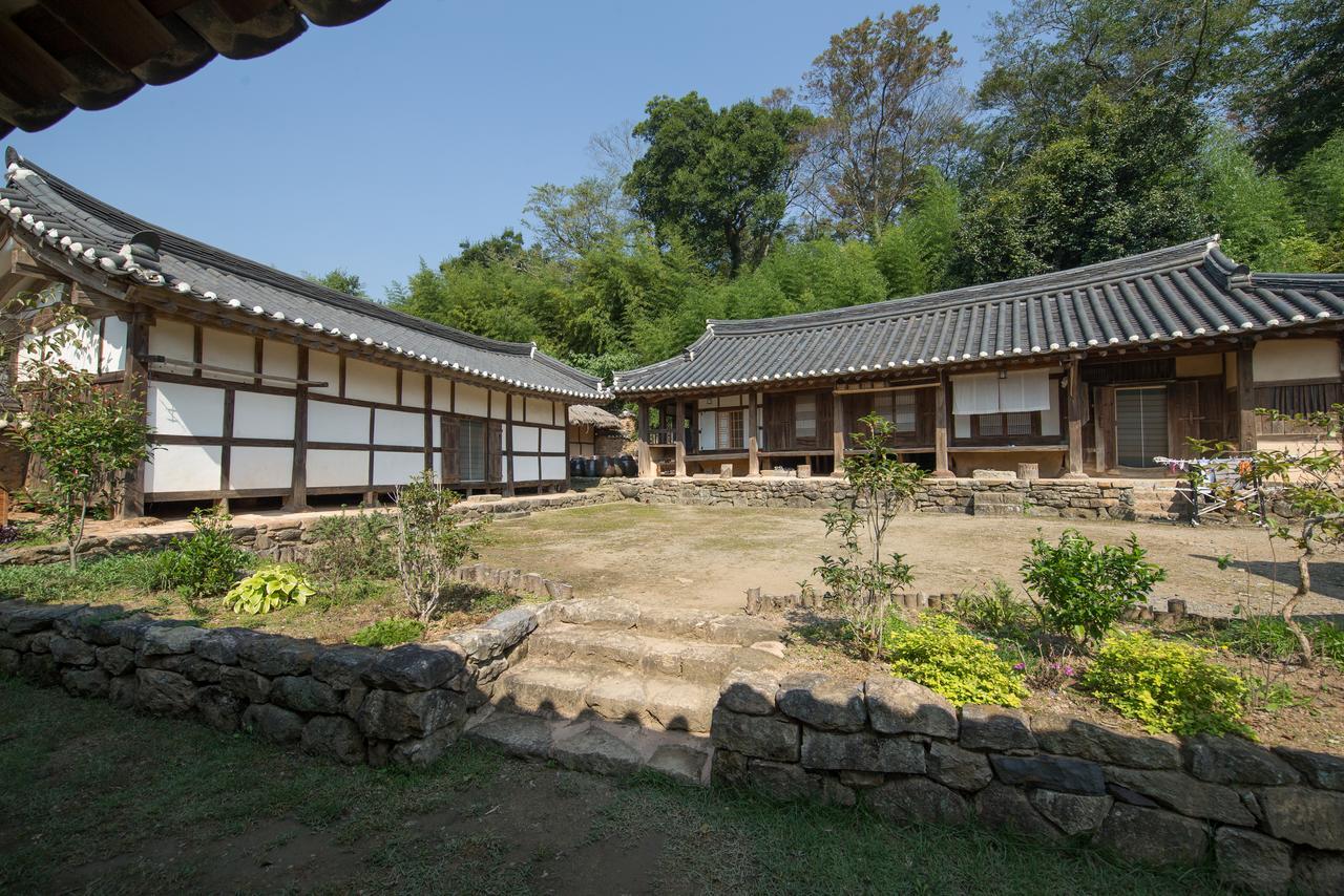 Jinrae Lee'S Traditional House Boseong Экстерьер фото